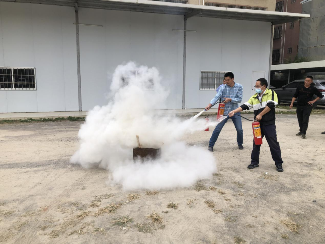 惠东南宫体育开展消防清静知识专题培训讲座暨消防疏散演练运动_南宫体育